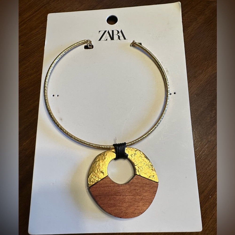 ZARA CIRCULAR WOOD NECKLACE - Picture 3 of 3